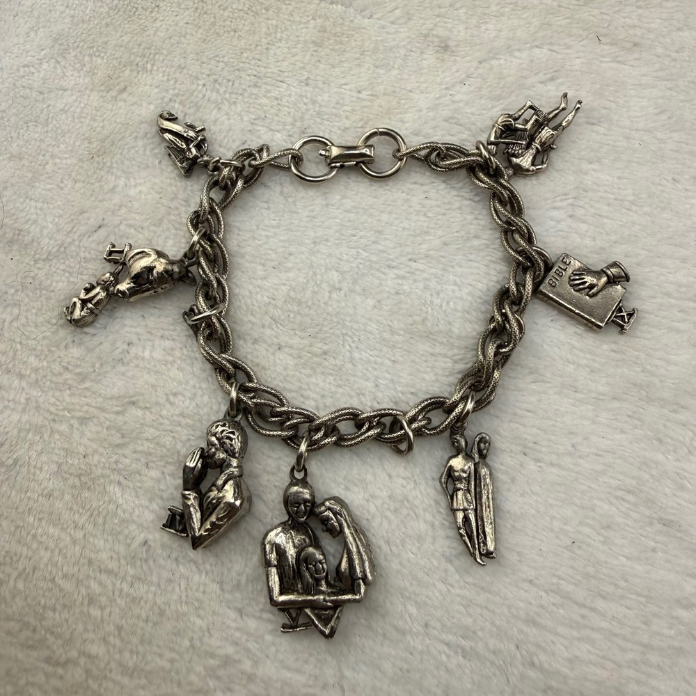 Vintage Coro Charm Bracelet Silver‎ Tone Religious Family Bible Women 7"